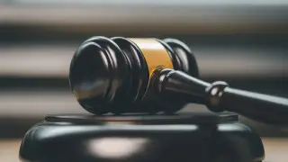 Избившего певицу на свадьбе мужчину отправили под домашний арест