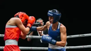 Казахстанка уверенно стартовала на чемпионате мира по боксу в Ливерпуле