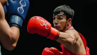 Казахстанец Бейбарыс Жексен выиграл первый поединок на ЧМ по боксу