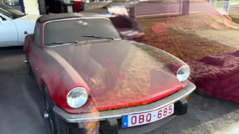 Кадры из видео