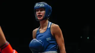 Бой Казахстан - Узбекистан за медаль ЧМ по боксу закончился разгромом