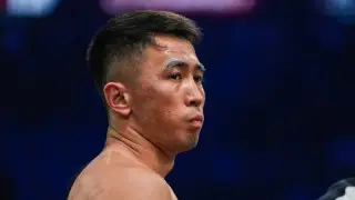 Разгромом обернулся бой Махмуда Сабырхана на ЧМ по боксу