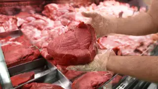 Казахстанцы возмущаются ценами на говядину: Минсельхоз подтвердил дороговизну мяса
