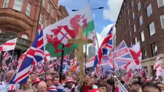 Акция протеста крайне правых в Лондоне стала крупнейшей в истории страны