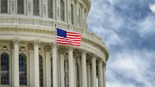 Законодатели в США хотят включить санкции против России в законопроект о финансировании