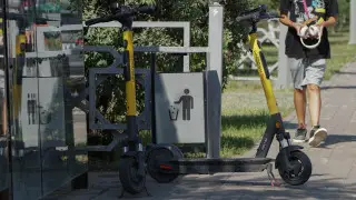 “Тротуары превратились в дорожки, акиматы должны нести ответственность“ - МВД о самокатах