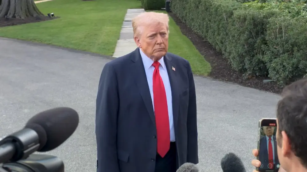 “Ненавидят друг друга“: Трамп допустил, что ему “придется сидеть в одной комнате с Путиным и Зеленским“