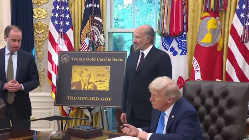 Кадр из видео: The White House