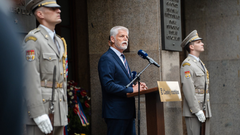 x.com/prezidentpavel