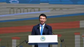 Дархан Сатыбалды поздравил алматинцев с Днём города и обозначил 5 приоритетов развития