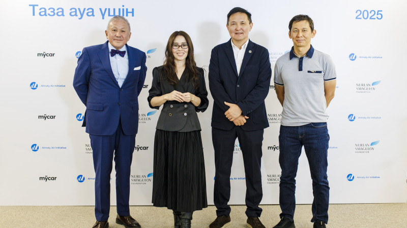 Нурлан Смагулов, Жулдыз Саулебекова, Арсен Томский и Кайрат Ахметов. Фото: пресс-служба Mycar.kz