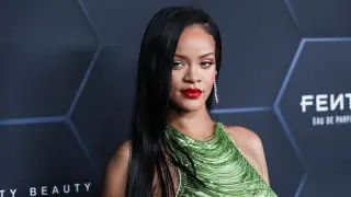 Известная певица Рианна показала свою дочь