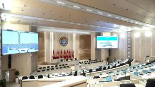 “Когда говорят "оставайтесь" - уходят“: парламент Кыргызстана самораспустился