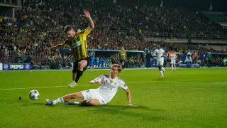 Пенальти решил исход первого тайма в матче “Кайрат“ - “Реал“