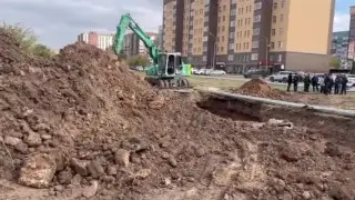 Рабочие погибли при обрушении грунта на коллекторе в Караганде