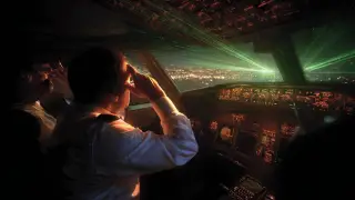 “Это не шутка!” На “лазерную атаку“ на пилота пожаловалась казахстанка