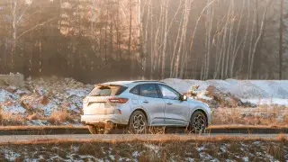 Холод и гололёд: казахстанцам напомнили про смену резины на авто