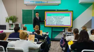 Комиксы, TikTok и выгорание: как молодые учителя меняют подход к обучению в Казахстане