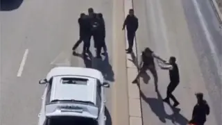 Очередная драка водителей на дороге попала на видео в Алматы