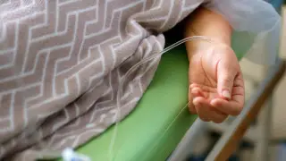 Не спасли и подделали документы: семья умершей в Уральске выиграла суд против больницы