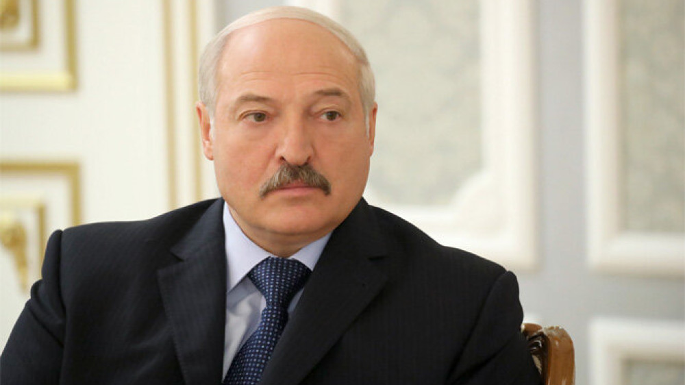 Лукашенко привёл войска в высшую степень боевой готовности