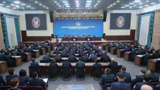 Немедленно заняться дисциплиной поручил министр полицейским начальникам