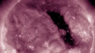 Четыре сильные вспышки произошли на Солнце: как это отразится на Земле