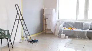 Алматинцы массово попались на схему с обещанием ремонта под ключ