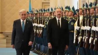 Токаев встретил президента Азербайджана в Акорде: фото и видео