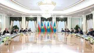 Общие корни, взгляды и менталитет - Токаев о Казахстане и Азербайджане