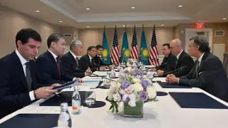 Токаев поддержал решение John Deere локализовать производство техники для АПК в Казахстане