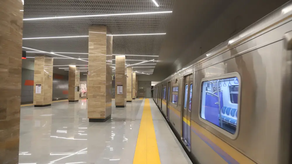 Спустя год после смерти пассажира: в метро Алматы установят платформенные двери