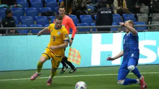 Лидер сборной Казахстана уедет в Европу: получен ответ