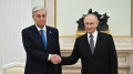 Путин позвал Токаева “попить чайку“