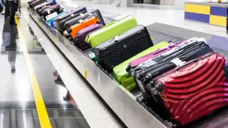 Казахстанец прилетел в Астану и получил неприятный “подарок“ за 100 тысяч