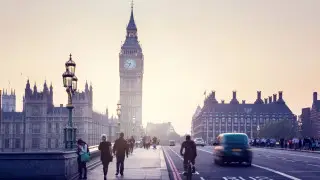 Великобритания временно сняла санкции с “дочек“ “Лукойла“ в Болгарии