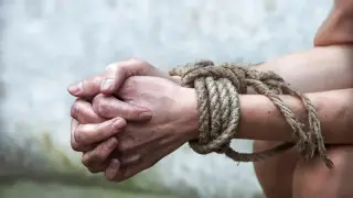 “Связали и волокли по степи“: шокирующее дело об убийстве жены в Жетысу поступило в суд