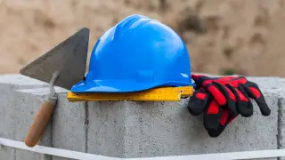 Подрядчиков в Алматы лишили лицензий, но не запретили строить: объясняем, как это возможно