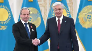 Токаев наградил Дворковича орденом