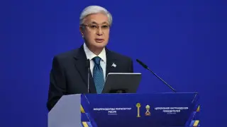 Токаев сообщил о решении учредить специальную награду