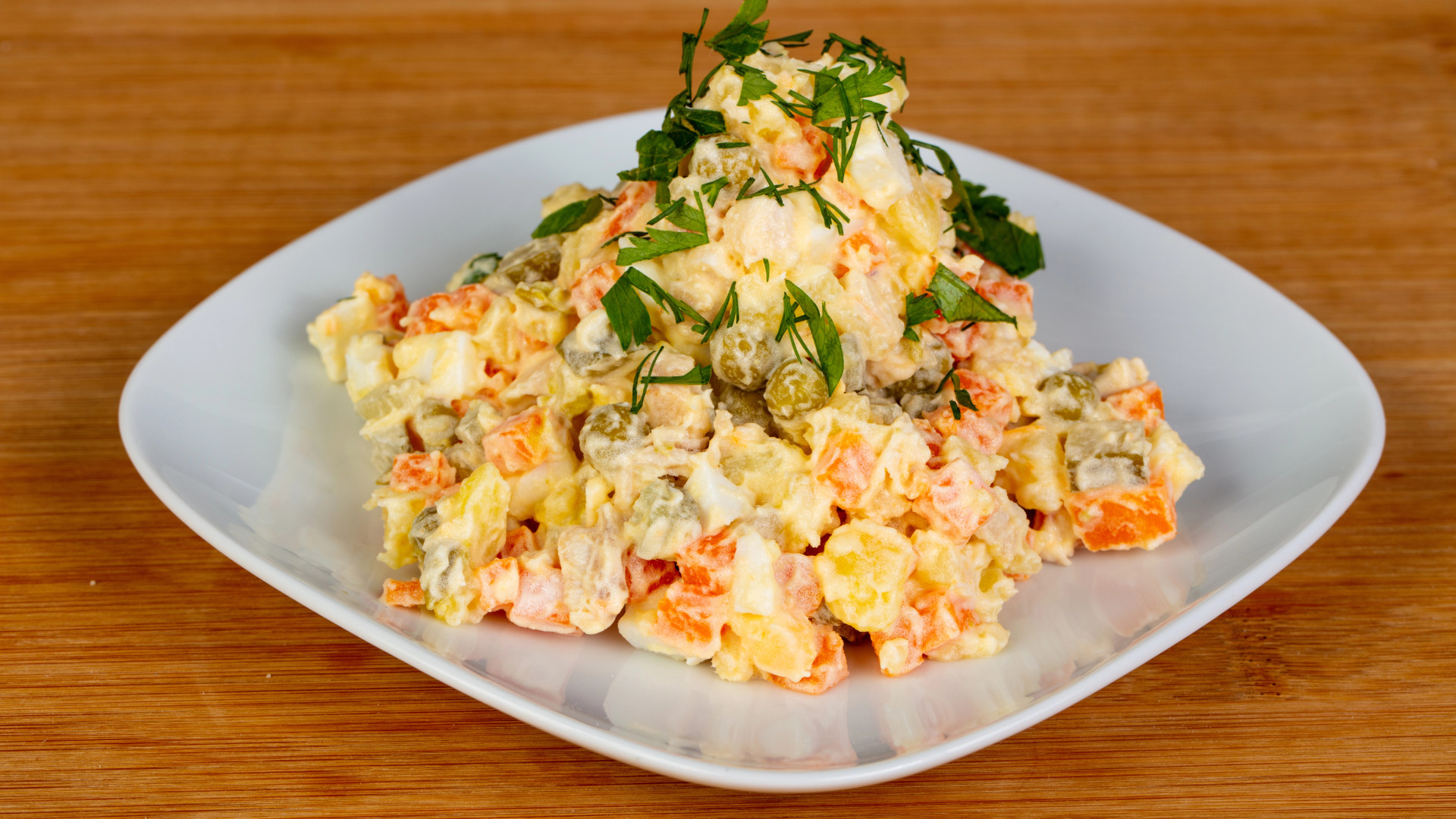 Салат оливье на Новый год Змеи