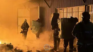 В Алматы загорелось складское помещение: в МЧС тушение координируют по видеотрансляции