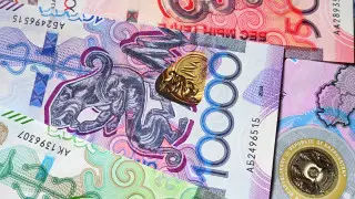 Нефть ушла вниз, бюджет устоял: на что Казахстан потратил деньги