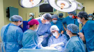 Японские профессора провели сложные операции детям и мастер-классы в Казахстане