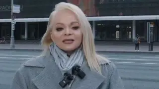 Суд выселил из квартиры певицу Ларису Долину