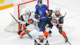 Разгромом с пятью шайбами обернулся матч “Барыса“ в КХЛ