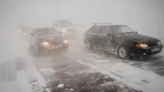 В двух областях Казахстана из-за непогоды ограничили движение