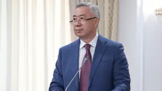 Министр Жумангарин раскрыл дополнительные доходы жены