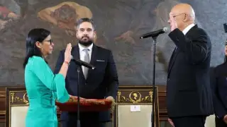 Делси Родригес приведена к присяге в качестве исполняющей обязанности президента Венесуэлы