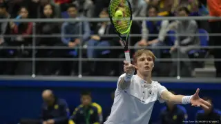 Первая ракетка Казахстана творит историю с разгромом за 28 минут